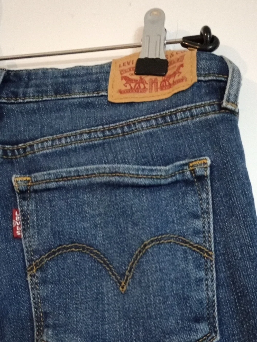 NWOT Levi's Indigo Straight-Leg Women's Jeans Size Waist 27 - Picture 2 of 4